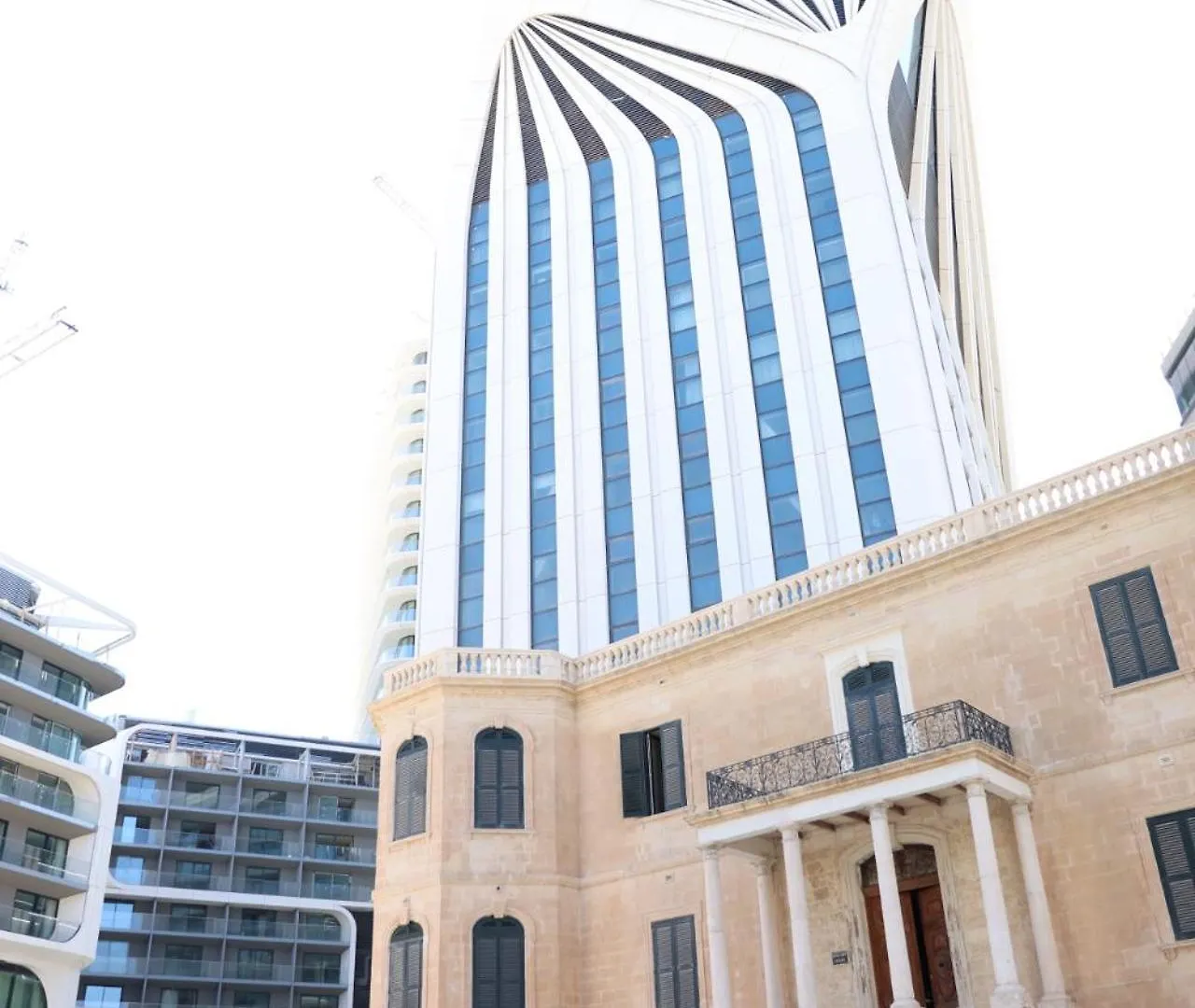 Luxury High Floor Suite, Mercury Towers Saint Julian's 0*,  Malta