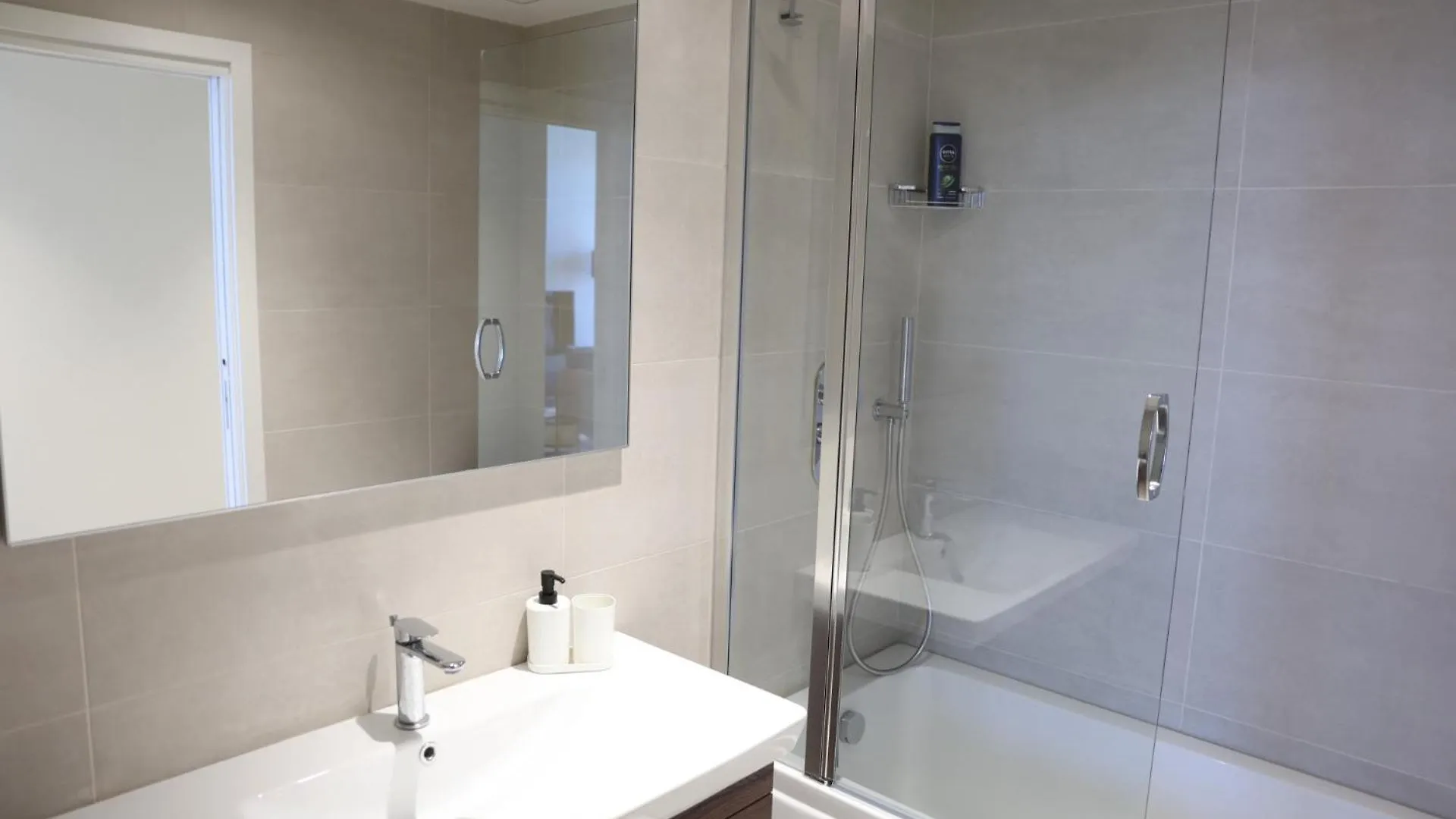 Luxury High Floor Suite, Mercury Towers Saint Julian's Apartment