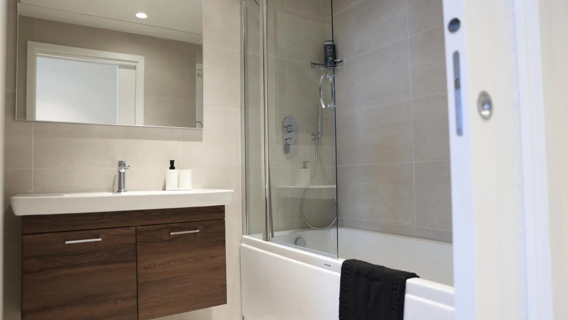 Luxury High Floor Suite, Mercury Towers Saint Julian's