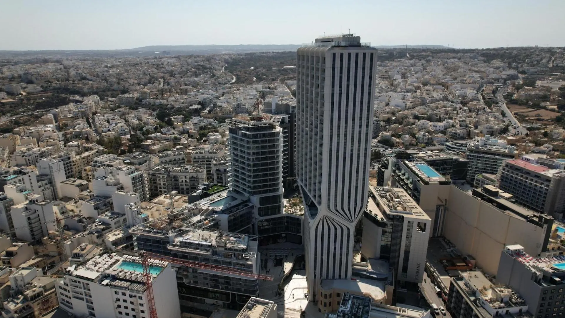 Luxury High Floor Suite, Mercury Towers Saint Julian's