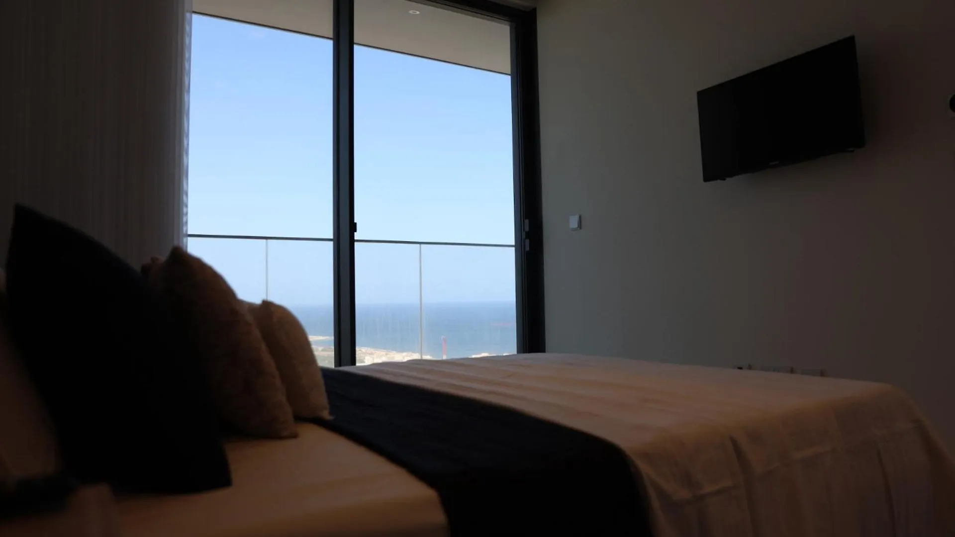 Luxury High Floor Suite, Mercury Towers Saint Julian's Malta
