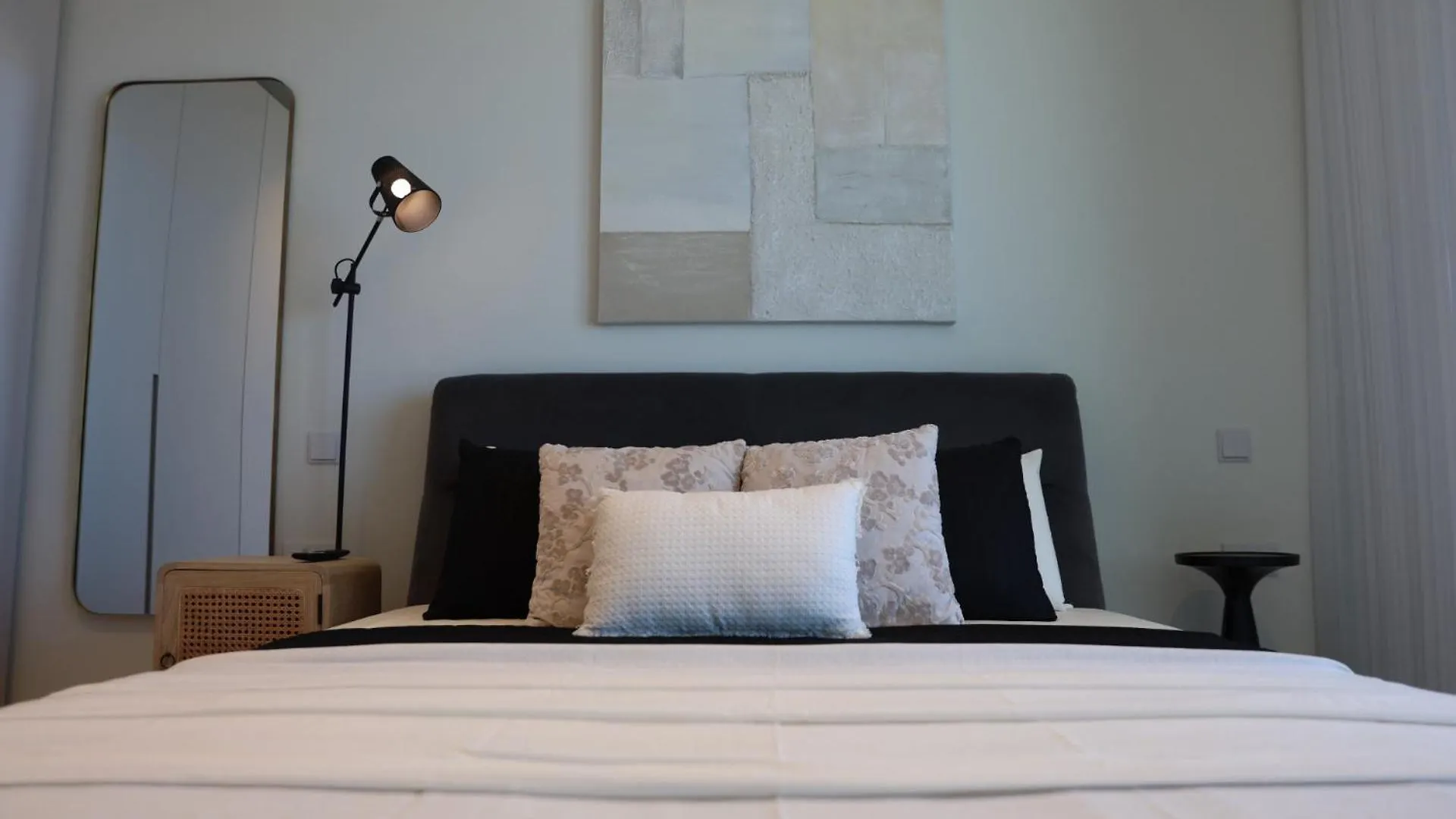 Luxury High Floor Suite, Mercury Towers Saint Julian's