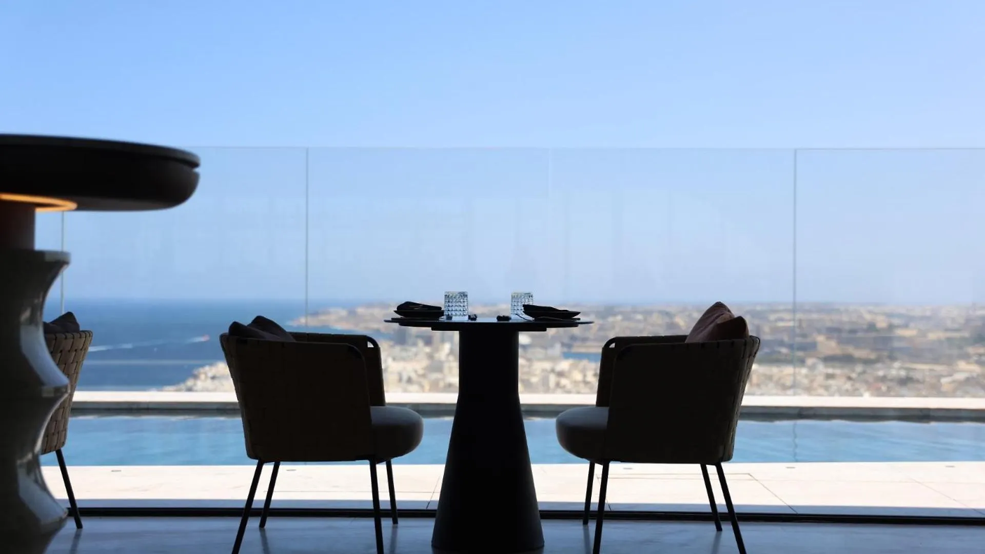 Apartment Luxury High Floor Suite, Mercury Towers Saint Julian's