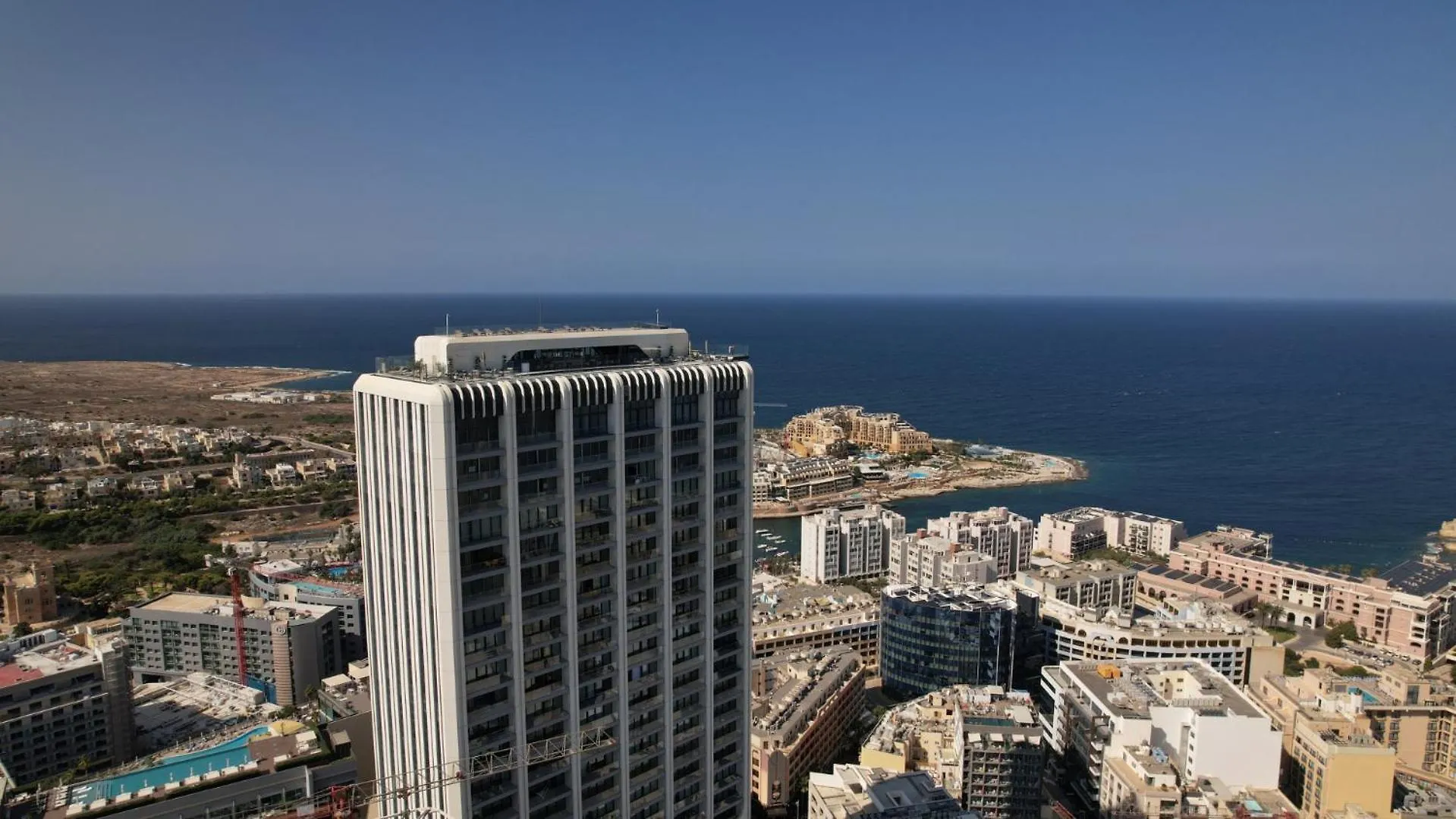 Luxury High Floor Suite, Mercury Towers Saint Julian's 0*,  Malta